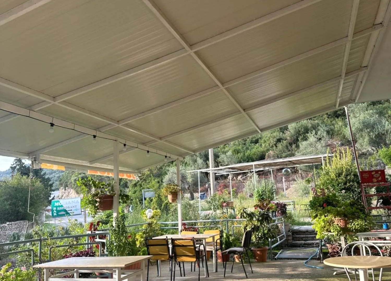 Moliana Bunec Himarë Otel