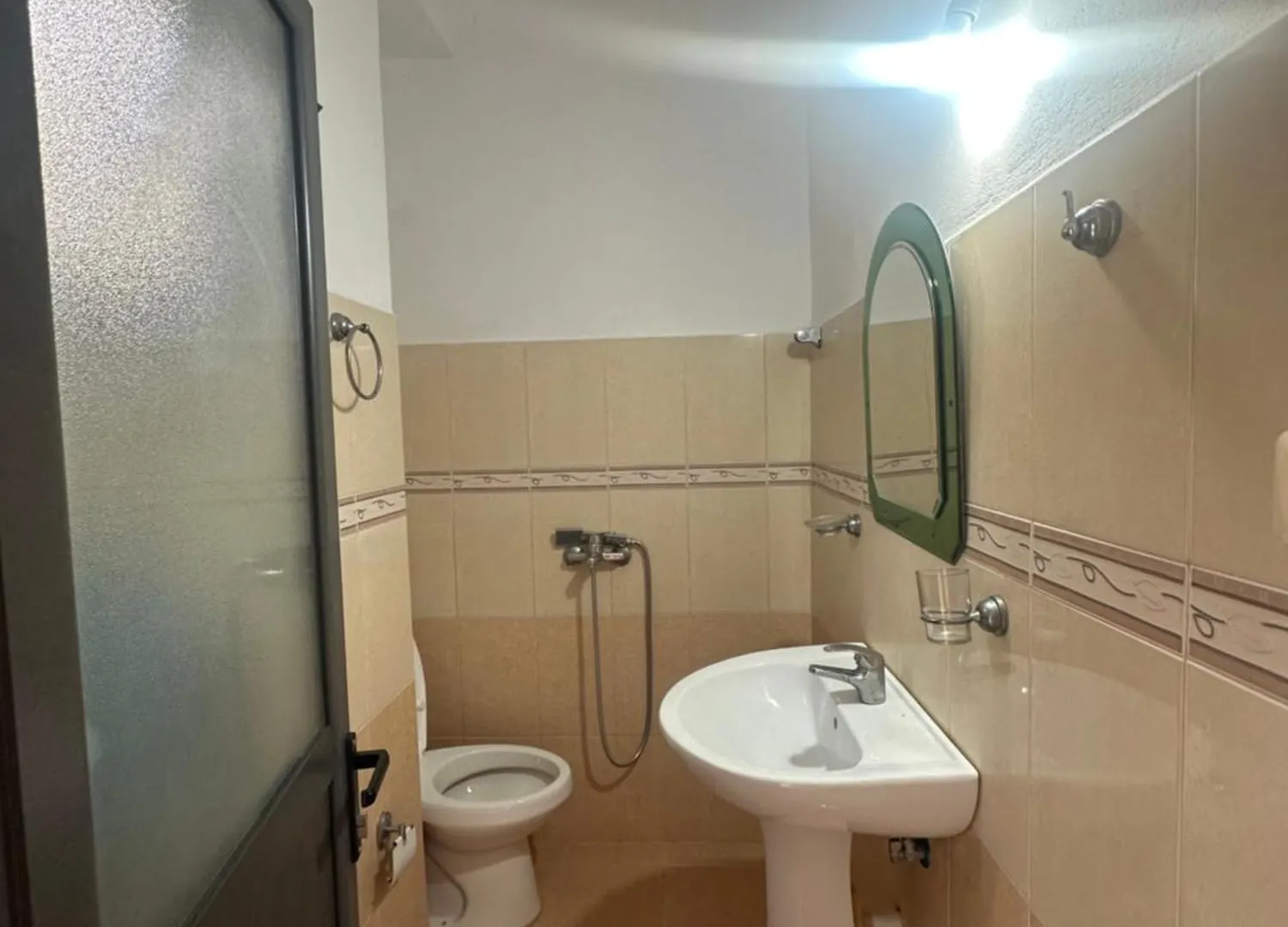 Otel Moliana Bunec Himarë Arnavutluk